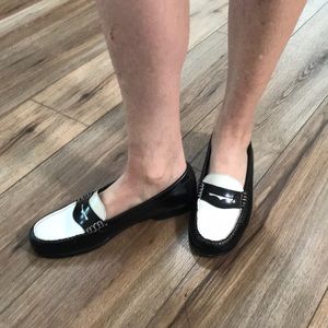 Vintage Bass Weejuns Loafers